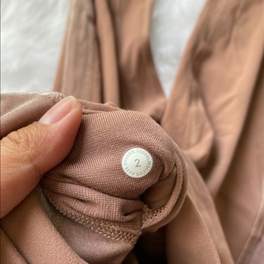 ❌SOLD❌Lululemon Align Super High Rise 28” Velvet - Picture 2 of 5
